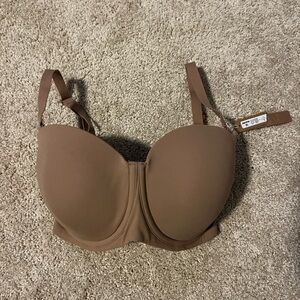 NWT SKIMS Fits Everybody Strapless Bra 32DDD